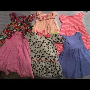 Lot of 15 2T pieces of clothes